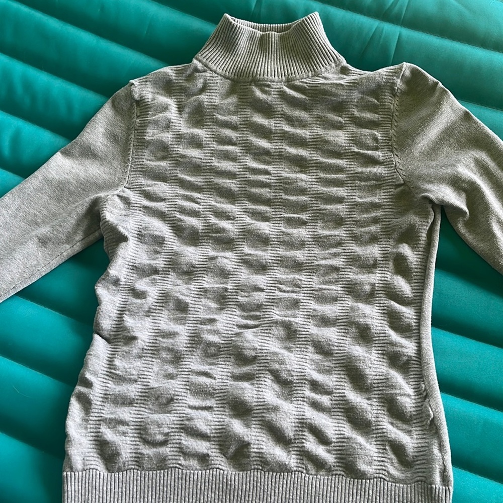 Women’s mock neck sweater.  Size M